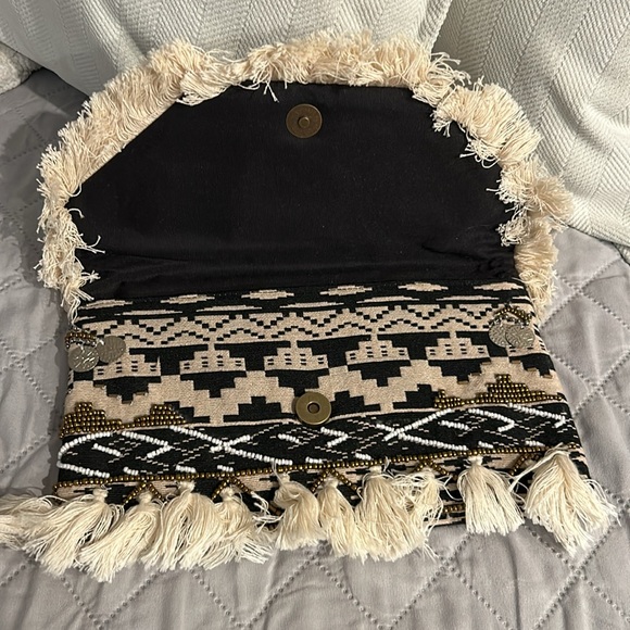 NWT Fringe Detail Clutch - Picture 3 of 6